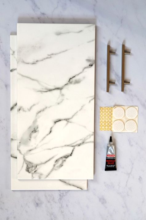 Marble Leftovers Ideas, Tile Serving Tray Diy, Scrap Marble Projects, Tiles Diy Crafts, Marble Diy Projects, Tile Projects Diy Leftover, Diy Marble Tray, What To Do With Leftover Tiles, Tiles Diy Ideas