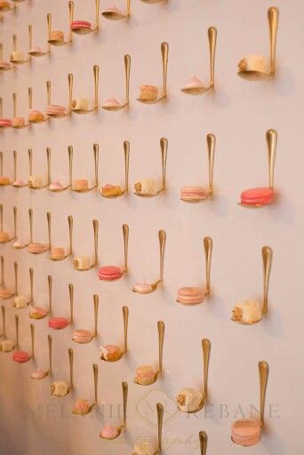 Cool way to display cake/dessert at an event or wedding Dessert Event Ideas, Dessert Display Ideas Restaurant, Unique Dessert Display, Unique Food Displays, Wedding Dessert Wall, Dessert Wall Wedding, Sprinkle Display, Macaroon Display, Dessert Display Ideas