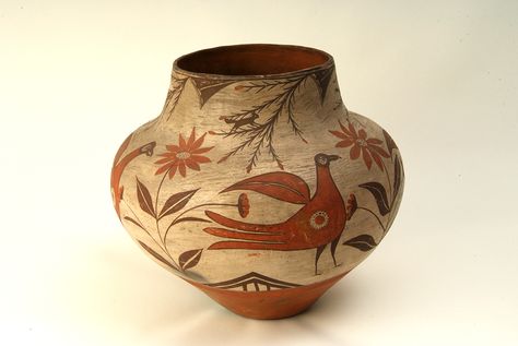 painting southwest ancient indian pots | Jar, Zia, 1870–1890. Decorated Pottery, Native American Art Projects, Indian Ceramics, Native Pottery, Pueblo Indians, American Indian Pottery, Indian Pottery, Pottery Form, Pueblo Pottery