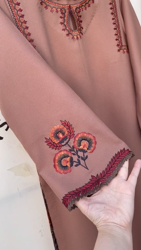 Pure pashmina shawl kurta! | Instagram Pashmina Suit Design, Pashmina Embroidery Suits, Winter Kurta Design, Pashmina Suits Embroidery, Kashmiri Embroidery Suits Design, Pashmina Suits Design, Kashmiri Embroidery Suits, Deginer Dress, Pashmina Kurta