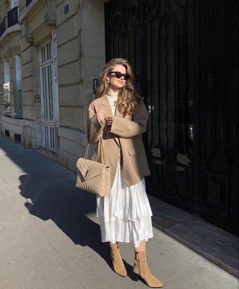 Beige Suede Ankle Boots Outfit, Tall Beige Boots Outfit, Beige Suede Boots Outfit, Beige Ankle Boots Outfit, Neutral Blazer Outfit, Suede Ankle Boots Outfit, White Ankle Boots Outfit, Beige Boots Outfit, Ysl Earrings