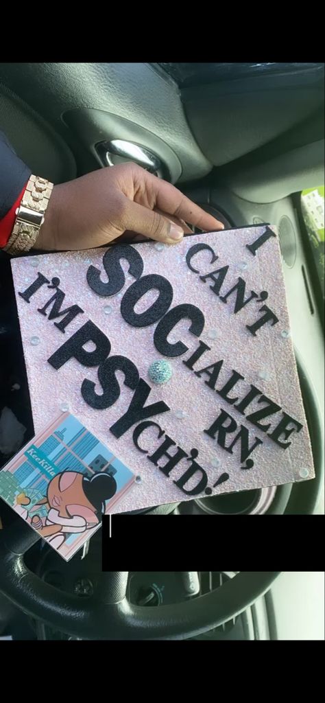 Therapist Graduation Pictures, Psychology Grad Photoshoot, Psychology Photoshoot Ideas, Psychology Graduation Cap Ideas, Psych Degree Graduation Cap, Psychology Major Graduation Cap, Psychology Degree Graduation Cap, Psychology Graduation Photoshoot, Psychology Photoshoot