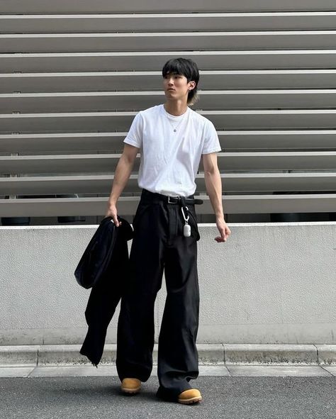 GO on my tik tok:0verl00ked #outfit #streetwearoutfitsmen #baggyoutfit #outfitinspo #streetwear #fashion #baggy #outfitmen Korean Baggy Outfits Men, Ulzzang Male Outfit, Grey Outfit Color Combos, Baggy Pants Outfit Street Styles Men, Small Top Big Pants Outfit Men, Poses Men Standing, Baggy Men Outfit, Baggy Trousers Outfit Men, Korean Street Style Men