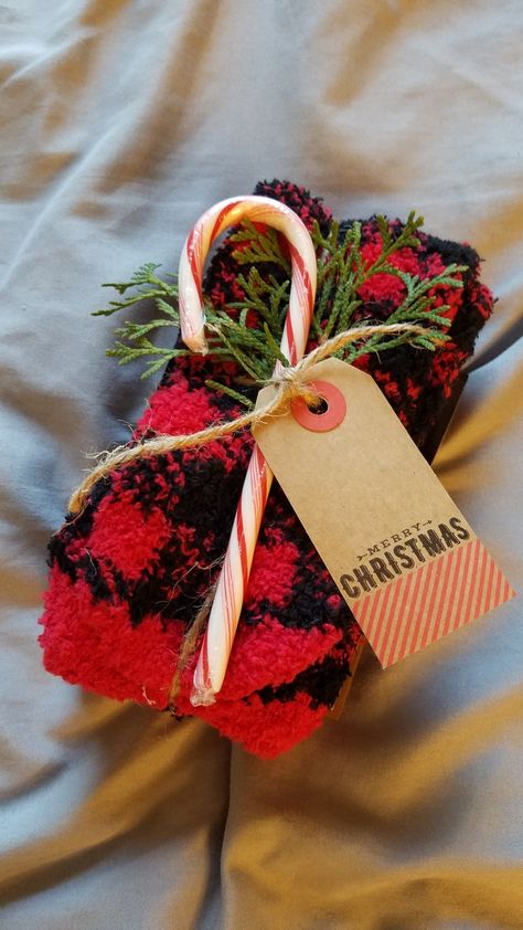 Socks And Hot Chocolate Gift, Sock Gift Ideas Christmas, Sock Teacher Christmas Gift, Xmas Socks Gift Ideas, Ways To Wrap Socks For Christmas, Work Xmas Gifts, Gifting Socks Ideas, Sock Gifts Ideas, Cozy Socks Christmas Gifts