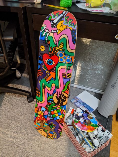 Skateboard Deck Art Diy Paint, Hand Painted Skateboard Decks, Retro Skateboard Design, Skateboard Custom Design, Bottom Of Skateboard Painting Ideas, Painting A Skateboard, Skateboard Design Paint, Painted Skateboard Ideas, Skateboard Design Ideas Art