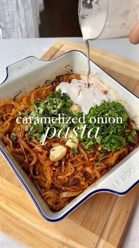 Carleigh Bodrug (@plantyou) • Instagram photos and videos Caramelized Onion Pasta, Carleigh Bodrug, Onion Pasta, Easy Delicious Dinners, Plant Based Cookbook, Pasta Casserole, Caramelized Onion, Vegan Cookbook, Vegan Meal Prep