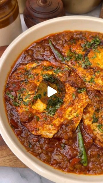 Antha Levelu on Instagram: "Fried Egg Curry Recipe 😋

#food #eggcurry #eggcurryrecipe #egg #foodie #foodlover #foodlovers #yummy #yummyfood #tasty #tastyfood #cooking" Egg Food Ideas, Easy Egg Recipe, Egg Recipes Indian, Egg Curry Recipe, Anyone Can Cook, Easy Egg Recipes, Mumbai Food, Egg Curry, Easy Curry