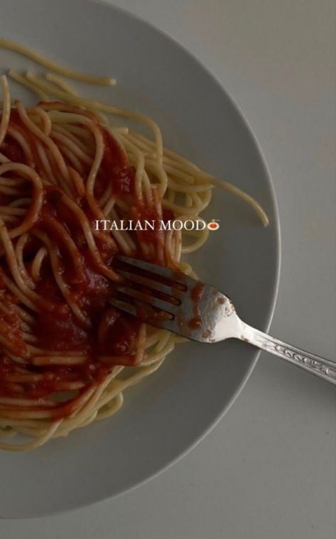 Aesthetic Spaghetti, Food Italian, Food Captions, Italian Aesthetic, Spaghetti Noodles, Instagram Food, Food Snapchat, Food Diary, Food Obsession