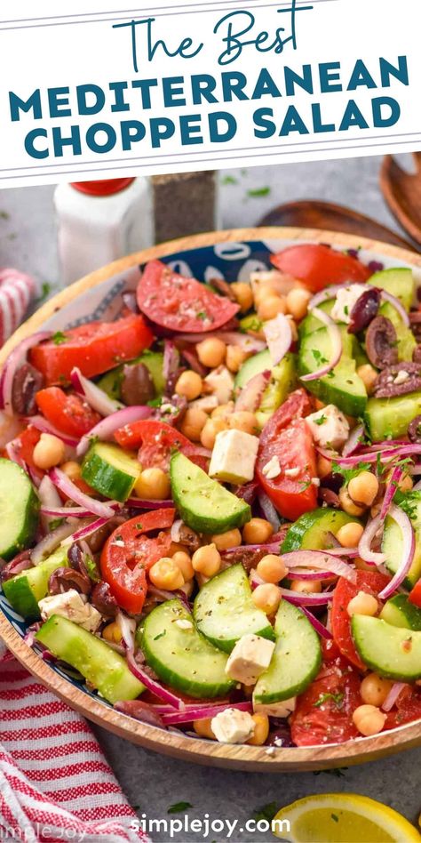 Chopped Vegetable Salad, Mediterranean Chopped Salad, Great Salad Recipes, Easy Mediterranean Diet Recipes, Savory Salads, Mediterranean Salad, Salad Toppings, Lunch Salads, Chopped Salad