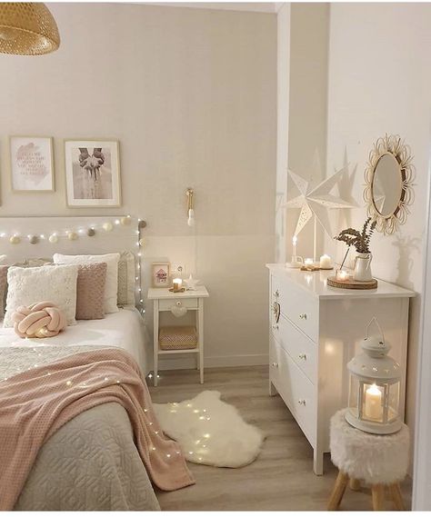 #rosegold #pink #girly #girlydecor #hygge #bedroom Cream And Pink Bedroom, Pink And Beige Bedroom, Pink Gold Bedroom, Hygge Bedroom Ideas, Pink Bedroom Accessories, Hygge Bedroom, Blush Pink Bedroom, Rose Gold Bedroom, Gold Bedroom Decor