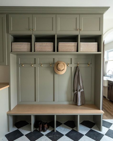 32 Mudroom Ideas - Enhance Your Home with Practical and Stylish Designs - placeideal.com Laundry/mudroom Ideas, Mudroom Laundry Room Ideas, Small Mudroom Ideas, Mudroom Cubbies, Mudroom Remodel, Mudroom Cabinets, Mud Room Entry, Mudroom Lockers, Diy Mudroom