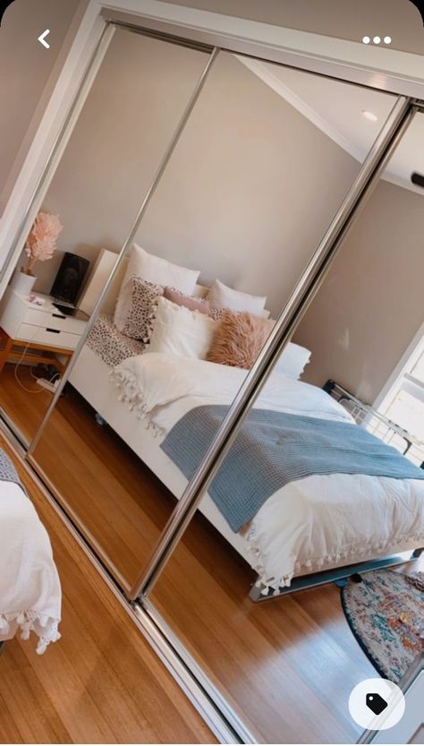 Closet Designs Small Bedroom With Mirror, Mirror Attached To Wardrobe, Bedroom With Mirror Wardrobe, Mirror On Cupboard Door, Room With Mirror Closet, Mirror Door Closet, Modern Bedroom Wardrobe Design, Cupboard Design Bedroom, Closet With Mirror