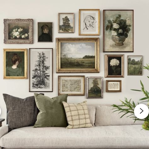 Vintage Gallery, Country Wall Art, Gallery Wall Living Room, Casa Vintage, Gallery Wall Frames, Antique Decor, Wall Gallery, Gallery Wall Set, Modern Traditional