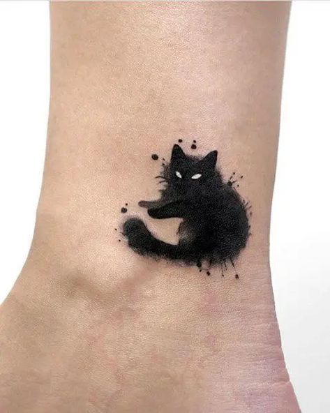 21 Of The Best Cat Tattoo Ideas Ever - PetPress Watercolor Cat Tattoo, Black Cat Tattoo, Tato Minimal, Cute Cat Tattoo, Petit Tattoo, Black Cat Tattoos, Explore Tattoo, Tattoo Trend, Spooky Tattoos