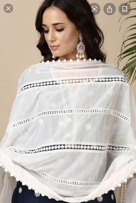 White Dupatta Designs With Lace, White Duppata Design, Dupata Designing Ideas 2023, Dupta Design Ideas With Lace, Dupatta Designs Ideas With Lace, Duppata Designer Lace, Duppattas Designs Ideas With Lace, Dupatta Designs Ideas, Duppattas Designs Ideas