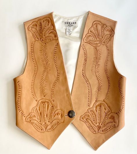 Western Vests Womens, Tooled Leather Ideas, Western Vest Pattern, Western Vest Outfit, Buckskin Clothing, Vest Outfit Women, Vintage Vests, Cowboy Clothes, Cowboy Vest