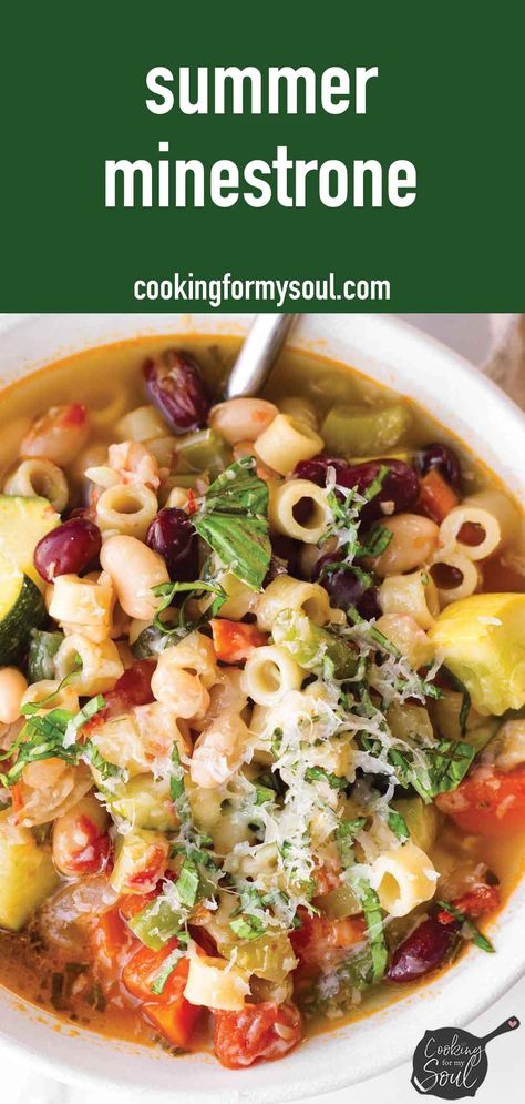 Summer Minestrone! This minestrone soup is perfect for summer. Loaded with fresh summer vegetables like zucchini, squash, fresh tomatoes and basil. Summer Vegetable Chowder, Vegetable Soup Recipes Vegetarian, Zucchini And Squash Soup Recipes, Late Summer Soup Recipes, Late Summer Soup, Summer Soups Ideas, Summer Squash Soup Recipes, Summer Minestrone Soup, Minestone Soup