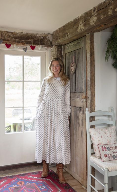 My English Country Cottage at Christmas – My English Country Cottage Old English Cottage Interiors, English Country House Bedroom, English Country Interiors, English Cottage Kitchens, Country Cottage Bedroom, Old English Cottage, Christmas Magazine, English Cottage Interiors, English Country Cottages