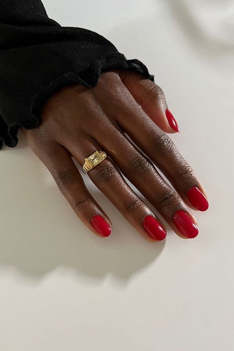 Here for the tips 💅 [📸 lemanoir] Short Red Nails, Winter Manicure, Red Manicure, Gel Nails At Home, Diva Nails, Winter Nails Acrylic, Christmas Gel Nails, Work Nails, Red Nail Designs