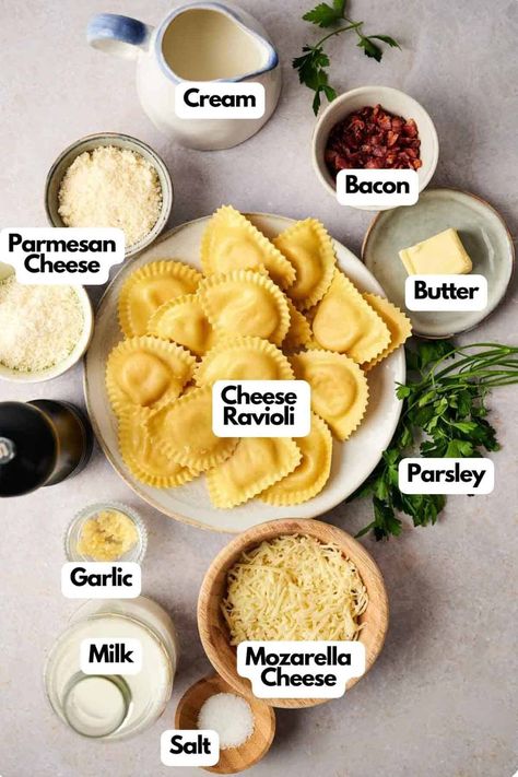 List of ingredients for an Olive Garden ravioli recipe. Olive Garden Ravioli Recipe, Olive Garden Carbonara Recipe, Olive Garden Ravioli Carbonara, Olive Garden Ravioli, Cabonara Recipes, Ravioli Carbonara, Ravioli Pasta Recipe, Homemade Carbonara, Easy Carbonara Recipe