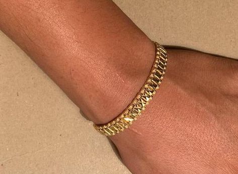 Bracelets Gold For Men, Homemade Closet, Male Bracelets, Men Jewellery, Mens Jewellery, Jewellery Design Sketches, Candy Jewelry, Mens Gold Jewelry, Gold Jewelry Stores