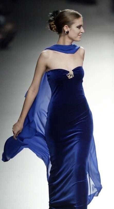 Star Ethereal, Runway Fashion Couture, Blue Velvet Dress, Elegant Feminine, Chiffon Evening Dresses, Prom Dress Inspiration, Runway Dresses, Gala Dresses, Glam Dresses