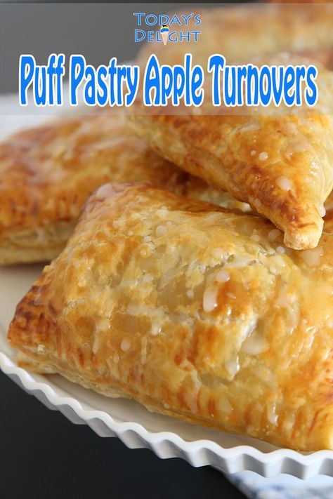 Puff Pastry Apple Turnovers are made with deliciously flaky puff pastry with cinnamon flavored diced apples. Apple Turnovers are easy to make. Puff Pastry Apple Turnovers, Puff Pastry Recipes Dinner, Apple Pastries, Puff Pastry Apple, Apple Turnover Recipe, Puff Pastry Recipes Dessert, Apple Turnover, Phyllo Dough Recipes, Pastries Recipes Dessert