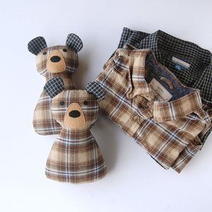 Keepsake From Old Shirt, Bear Made From Loved Ones Shirt, Old Flannel Shirt Crafts, Gifts From Loved Ones Clothing, Memorial With Clothes, Things Made From Loved Ones Clothing, Making Keepsakes Out Of Clothes, Keepsake Shirt Ideas, What To Make Out Of Old Shirts