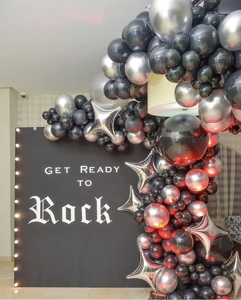 Rock n Roll party balloon arch Rockstar Decorations Party, Heavy Metal Birthday Party Decorations, Rock Star Balloon Garland, Rock Music Theme Party, 80s Rock Themed Party, 90s Rock Party Decorations, Rock N Roll Gala, School Of Rock Party, Rock Birthday Decoration