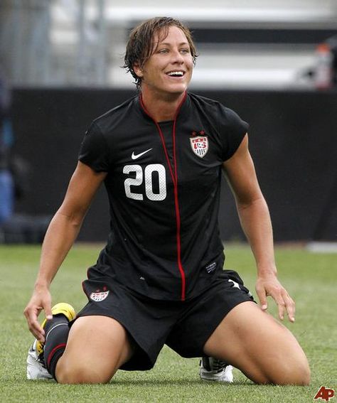 Abby Wambach, Hot Rugby Players, The Vow, Alex Morgan Soccer, Map Fabric, Womens Rugby, Soccer Girl Problems, Women's Soccer Team, Manchester United Soccer