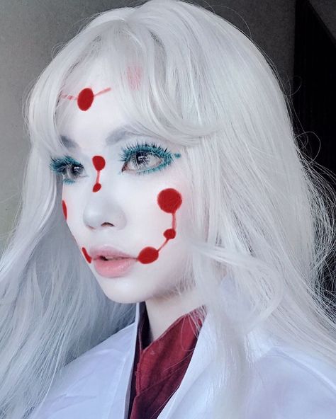 I tried my hand at cosplaying the spider mom from kimetsu no yaiba!! She’s a beau and a tormented soul .. 😭 Products use Tormented Soul, Anime Cosplay Makeup, Anime Makeup, Vintage Halloween Costume, Halloween Makeup Inspiration, Epic Cosplay, Creative Makeup Looks, Clown Makeup, Halloween Makeup Looks