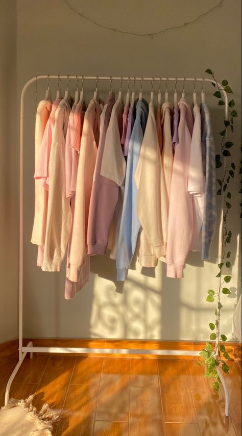 on amazon for just 20$ Clothing Rack Bedroom, Diy Room Decor For Teens, Garment Rack, Room Redesign, Pinterest Room Decor, Cute Bedroom Decor, Cozy Room Decor, Garment Racks, Hanging Clothes