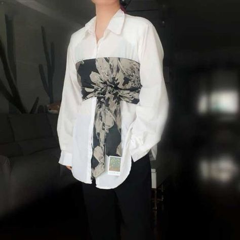 Very nice. Fast delivery. Japanese Look Style, Kimono Belt Outfit, Classy Japanese Outfits, Shirt With Belt Around Waist, Wide Waist Belt Outfit, Japanese Modern Clothes, Traditional Japanese Inspired Outfits, Modern Traditional Japanese Clothing, Japanese Silhouette Fashion