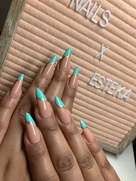 Turquoise Nails Black Women, Tiffany Blue Almond Nails, Tiffany Blue And Pink Nails, Teal Nails Simple, Nails Bleu Pastel, Tiffany Inspired Nails, Aqua And Gold Nails, Tiffany Blue Nails Design Ideas, Teal Blue Nail Ideas