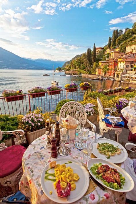 European Bucket List, Comer See, Most Beautiful Places To Visit, Travel Through Europe, Lake Como Italy, Italy Travel Tips, Italy Aesthetic, Como Italy, Voyage Europe