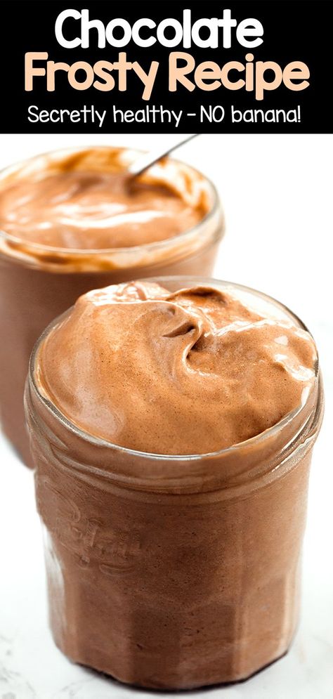 This secretly vegan healthy chocolate frosty is so deliciously thick and creamy, no one can ever believe the dessert is actually good for you! Chocolate Frosty Recipe, Healthy Frosty, Vegan Copycat, Wendys Frosty Recipe, Ella Vegan, Chocolate Hummus, Chocolate Frosty, Frosty Recipe, Healthy Chocolate Recipes