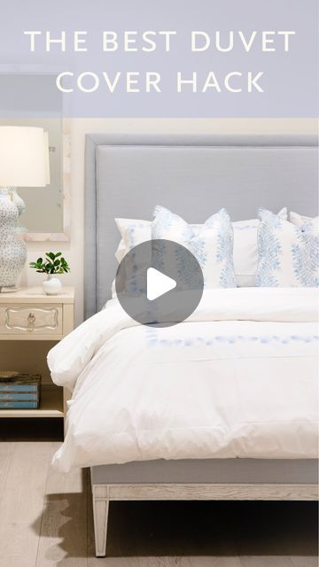 Hive Palm Beach on Instagram: "You HAVE to try this magical duvet trick!☁️🛌  With this method, you’ll no longer have to climb inside your duvet cover in order to flatten and straighten out the fluffy duvet insert!   Step-by-Step⬇️  - Place the duvet cover inside out and upside down on your bed (with the opening at the bottom!)   - Toss your duvet insert on top and tie each corner  - Roll the tied duvet down towards the foot of the bed   - Take the duvet opening and flip it right side up around the rolled duvet   - Zip or button up the duvet  - Now unroll your perfect duvet!  .  .  . #hivepalmbeach #whitesale #linensale #bedlinen #homedecor #homehacks #lifehack #howtofold #duvetcover" How To Keep A Duvet Cover In Place, Easiest Way To Put On A Duvet Cover, How To Put Duvet Cover On Comforter, How To Put On A Duvet Cover Easy, How To Put A Duvet Cover On, Duvet Cover Trick, Fluffy Duvet Insert, Fluffy Duvet, Best Duvet Covers