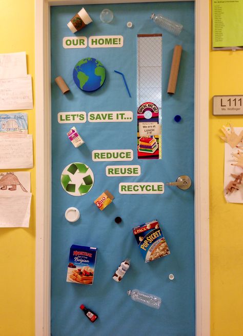 Earth Day Classroom Door Science Classroom Door, Earth Science Classroom, Door Classroom, Classroom Door Displays, Science Classroom Decorations, Classroom Layout, Earth Day Activities, Door Displays, Door Decorations Classroom