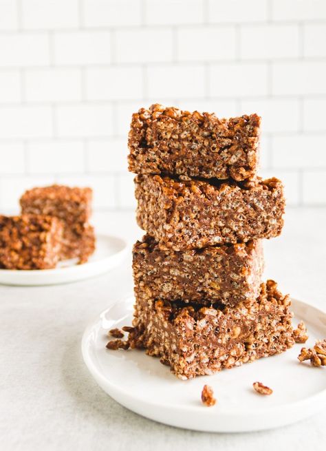 Peanut butter and chocolate puffed rice treats are a slightly healthier version of rice crispy treats. Only requires 6 ingredients and 15 minutes to make. #dessert #glutenfreedessert #dairyfreerecipe #chocolate #ricecrispycereal #nobakerecipe #easyrecipe | robustrecipes.com Healthy Puffed Rice Recipes, Rice Crispy Recipes, Puffed Rice Recipes, Chocolate Crispy Treats, Chocolate Rice Crispy Treats, Chocolate Rice Crispy, Peanut Butter Rice Crispies, Healthy Chocolate Peanut Butter, Peanut Butter Rice Krispie Treats