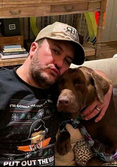 🥰 Jason Aldean Selfie, Luke Bryan Videos, Luke Bryan Selfie, Luke Brian, Blake Shelton The Voice, Like Bryan, Luke Bryan Fan, Luke Bryan Concert, Blake Sheldon