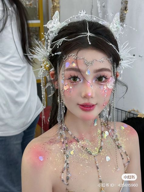 Douyin Fantasy Makeup, Douyin Mermaid Makeup, Fairy Douyin Makeup, Douyin Halloween Costume, Douyin Halloween Makeup, Douyin Halloween, Halloween Costumes Asian, Halloween Makeup Fairy, Fairy Makeup Ideas