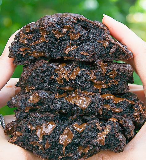 Levain Cookie Recipe, Chocolate Chocolate Chip Cookies, Levain Cookies, Levain Bakery, Double Chocolate Chip Cookies, Crinkle Cookies, Chocolate Chocolate, Double Chocolate, Dark Chocolate Chips