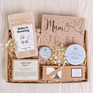 'Mum To Be' Letterbox Gift Set - gifts for mothers Mom Gift Basket, Mum To Be, Diy Gift Baskets, Best Mothers Day Gifts, Best Gifts For Mom, Baby Shower Presents, Baby Gift Box, Diy Mothers Day Gifts, Mother's Day Diy