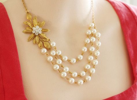 Wedding Necklace Gold, Gold Wedding Necklace, Gold Bridesmaid Necklace, Three Strand Pearl Necklace, Gold Flower Necklace, Flower Necklace Gold, Gold Necklace Wedding, Necklaces Pearl, Simple Pearl Necklace