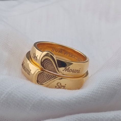 Couple Rings For Engagement Gold, Couples Rings Gold Engagement, Engagement Ring With Initials, Engagement Rings Gold Couple, Wedding Rings With Initials, Engagement Rings Couple With Name, Engagement Rings Kerala Hindu, Indian Engagement Rings Couple, Latest Couple Ring Designs Gold