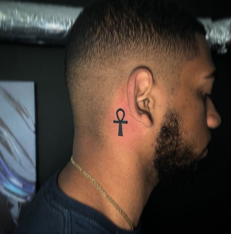 Ankh Neck Tattoo, Simple Neck Tattoos, Cross Tattoo Neck, Simple Tattoo With Meaning, Beautiful Spine Tattoos, Front Neck Tattoo, Word Tattoo Ideas, Ankh Tattoo, Flowers Tattoos