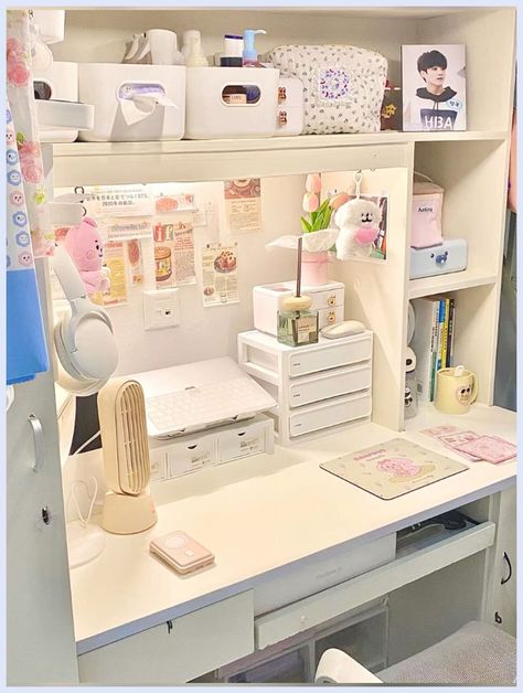 Desk Organization Aesthetic, Study Desk Organization, Aesthetic Desk Decor, Organization Aesthetic, Desk Organisation, Army Room Decor, Room Organisation, Study Desk Decor, Aesthetic Desk