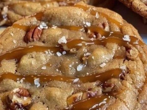 Gooey, Sweet, and Salty: Salted Caramel Pecan Chocolate Chip Cookies to Try Today - NewsBreak Fried Cheese Bites, Pecan Chocolate Chip Cookies, Cookie Dough Filling, Pecan Chocolate, Recipes On A Budget, Chocolate Chip Pecan Cookies, Chocolate Chip Cookies Ingredients, Pecan Cookies, Easy Baked Chicken