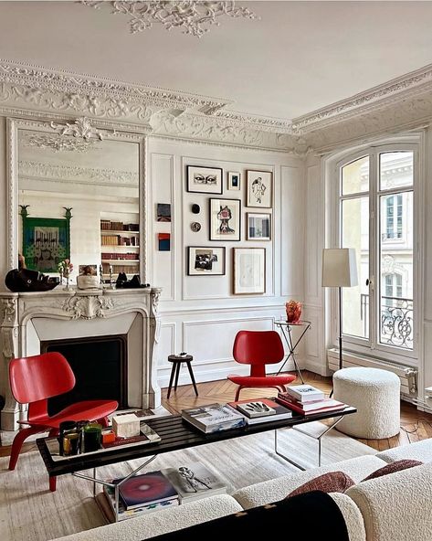 Lebanese In DC | An elegant touch of red in Paris @charlesgmagne #parisianstyle #haussman #haussmannien #appartementparisien #appartementhaussmannien… | Instagram Parisian Interior Design, Parisian Living Room, Transitional Interior Design, Paris Interiors, Parisian Interior, French Apartment, Living Room Red, Design Salon, Parisian Apartment