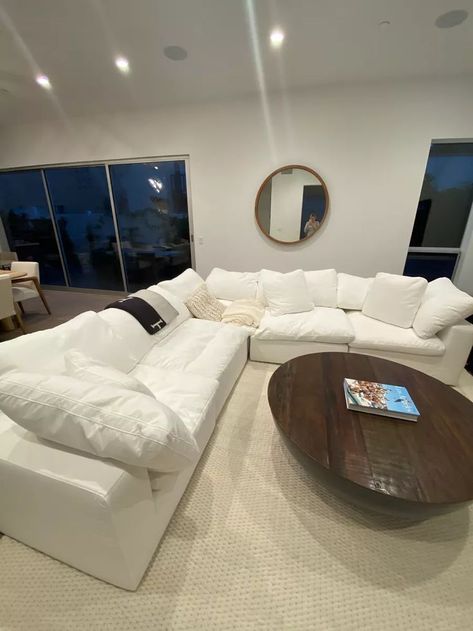 Big White Couch Living Room, White Cloud Sofa Living Room, Big Cloud Couch, White Modern Couch, White Plush Couch, Large White Couch, Big Couch Aesthetic, Large Cloud Couch, Cloud Couch Apartment